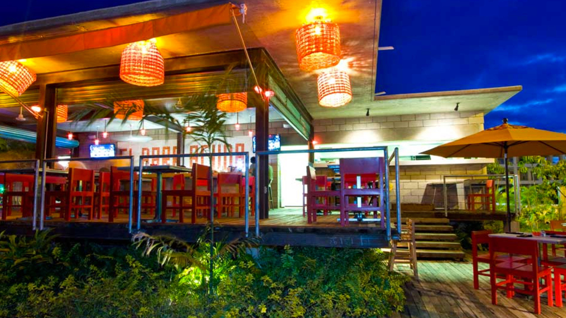 Top 20 Restaurants to Wine & Dine in Mexico, El Barracuda What better way to spend time with friends and family before the big day by eating your way through the top restaurants in Mexico? We spoke with experts at Funjet Vacations and gathered front-runners that will surely satisfy foodies around the world.